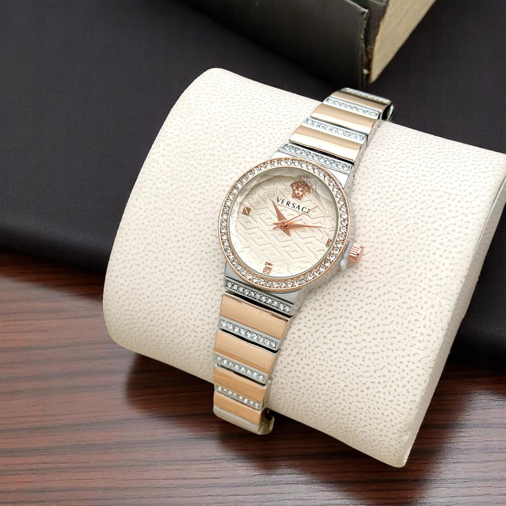 versace Ladies watch Premium quality maurya watch