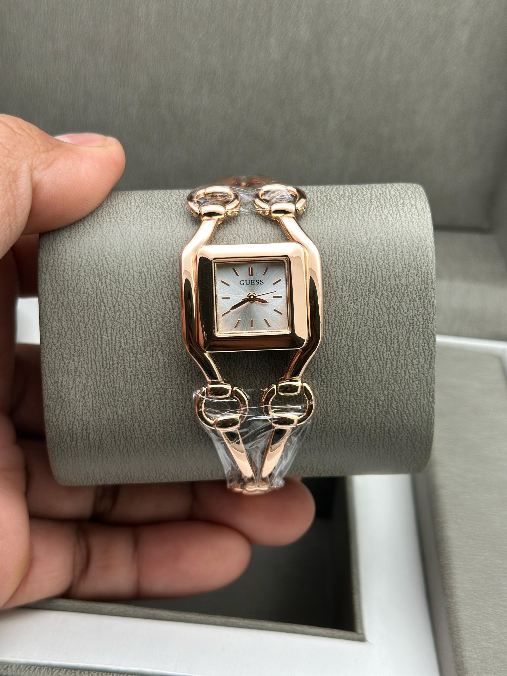 Guess ladies watch maurya watch