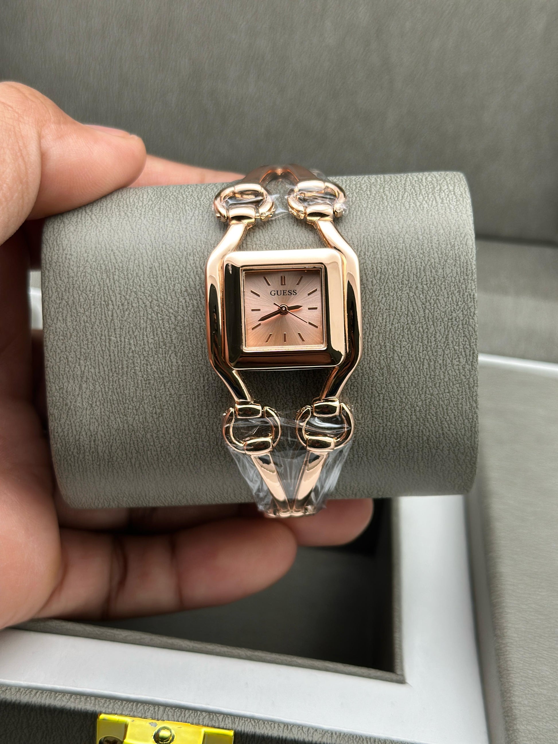 Guess ladies watch maurya watch