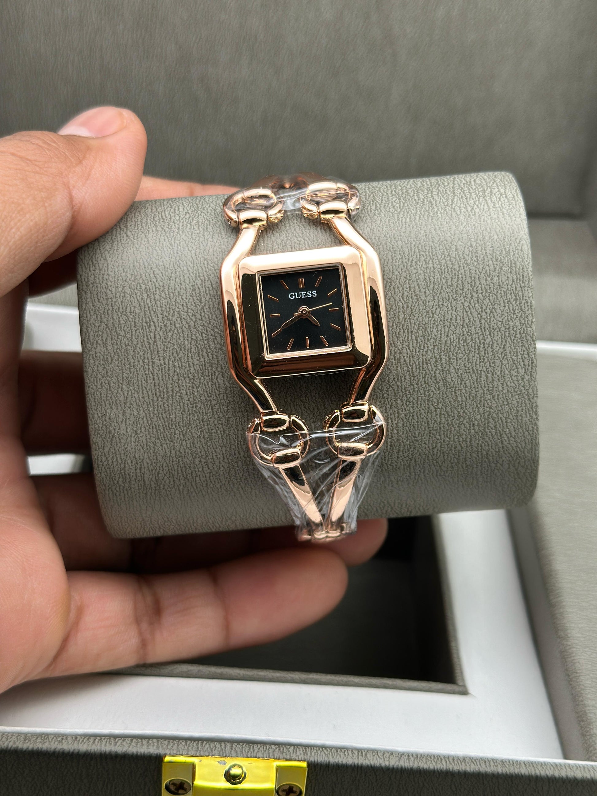 Guess ladies watch maurya watch