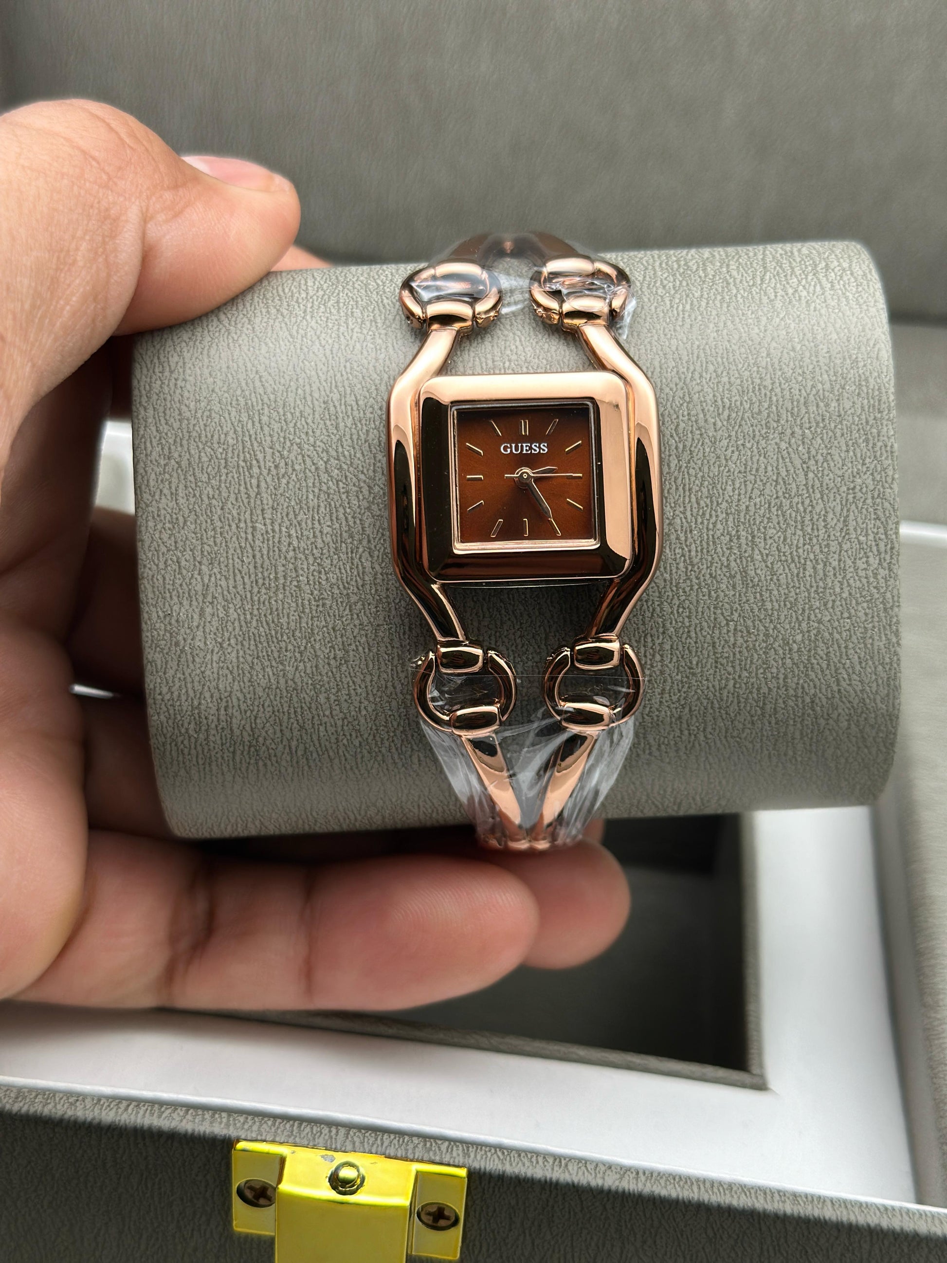 Guess ladies watch maurya watch