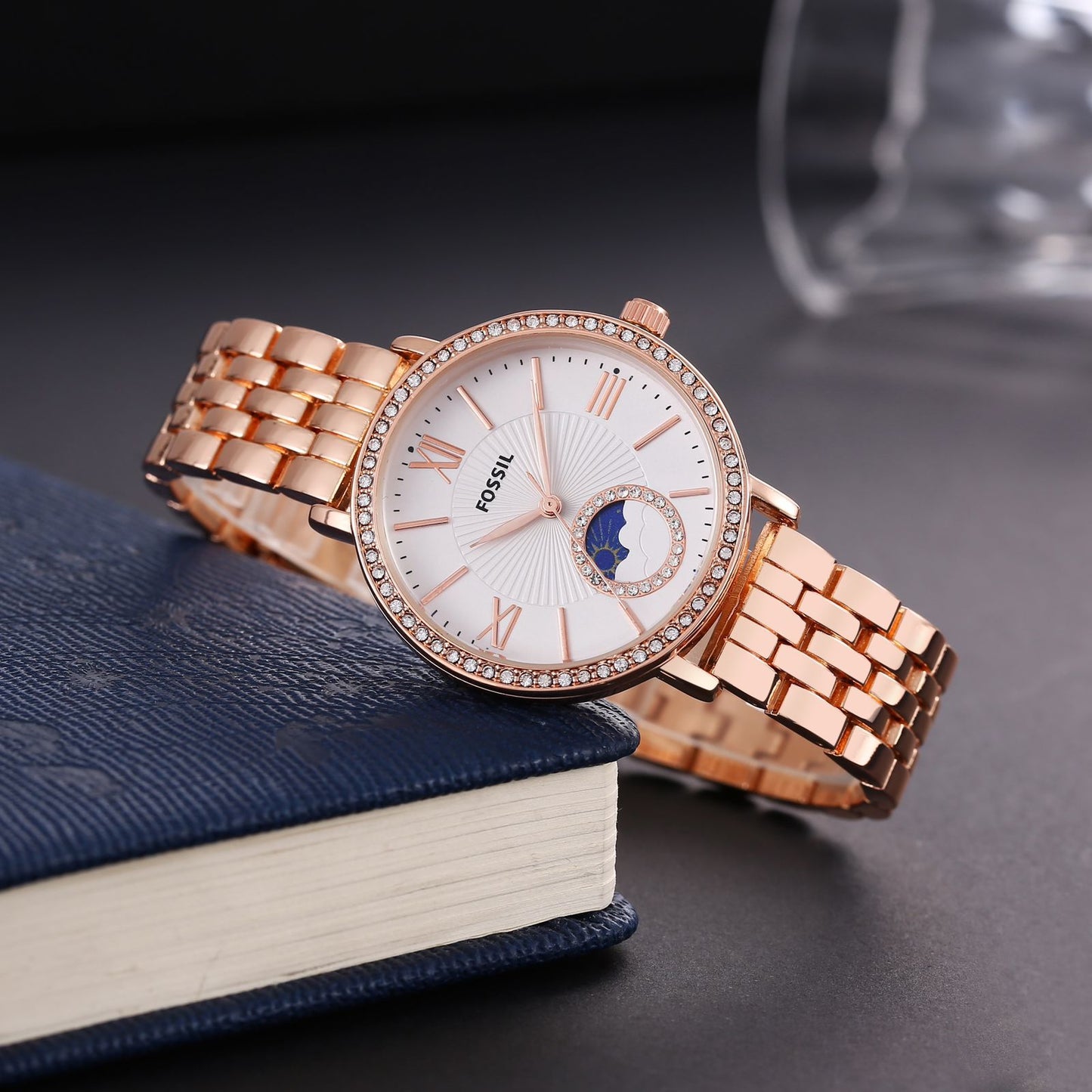 Fossil ladies watch sun&moon working maurya watch