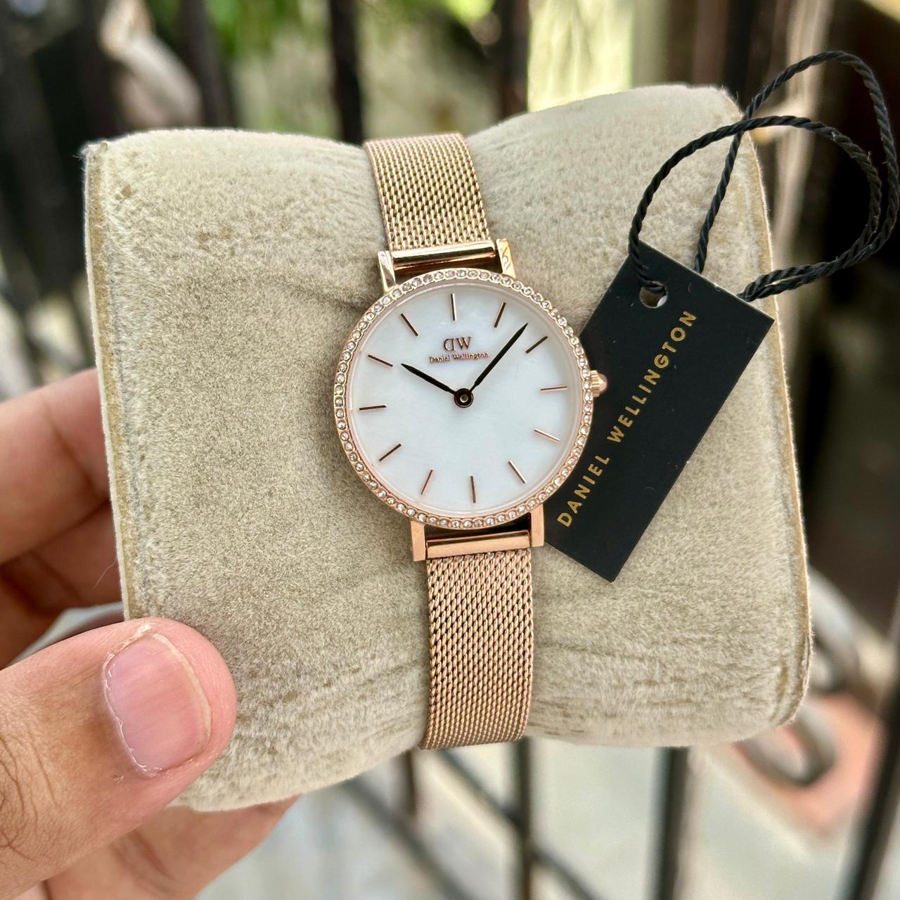 Daniel Wellington Petite Lumine Bezel – Melrose Pink MOP